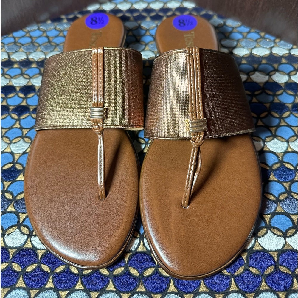 Toscanella Slip On Sandals.   NWOTS. 8 1/2. Bronze.